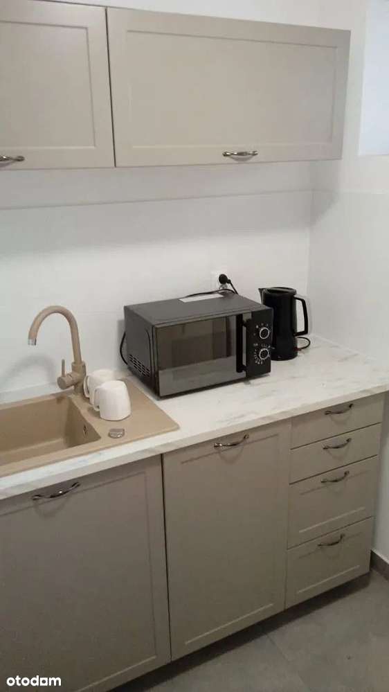 Lokal z własnym wejściem i funkcją apartamentową-2