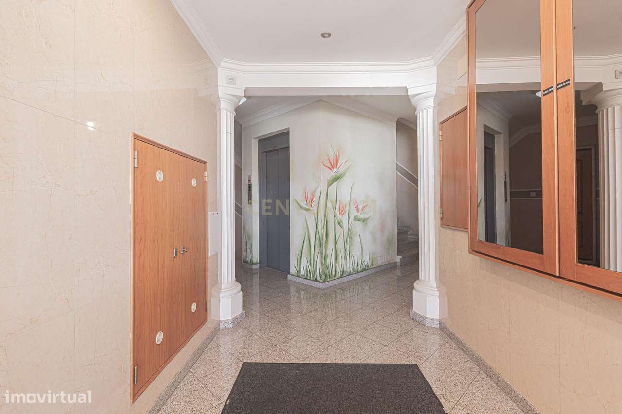 Apartamento T2 em Mafra — Luminoso, Espaçoso e Pronto a Viver - Grande imagem: 4/40