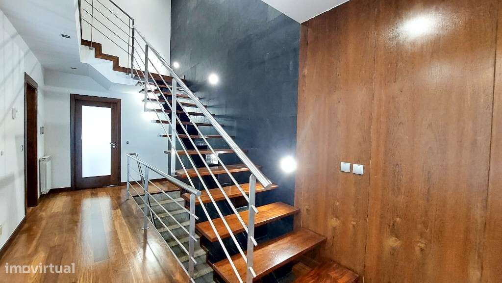 Moradia V4+1 em Banda com Piscina - Dume, Braga-13