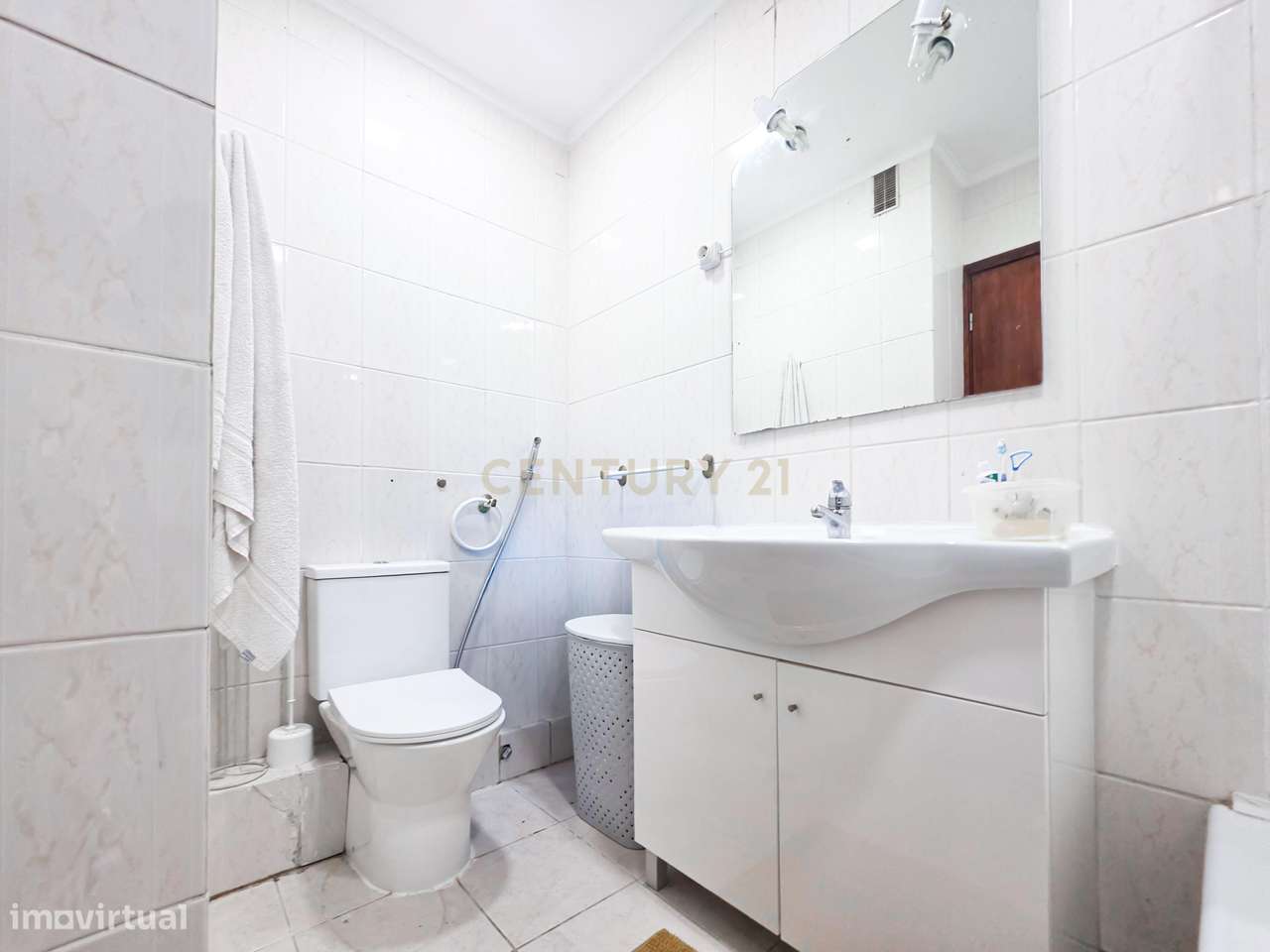 Apartamento T3 nas Fontainhas com excelente luz natural-11