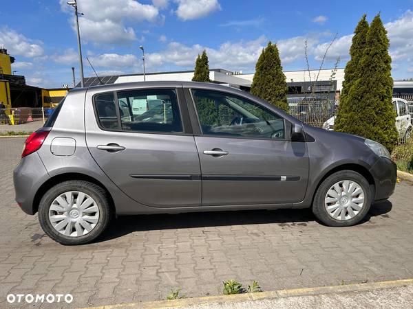 Renault Clio 1.2 16V Alize - 16