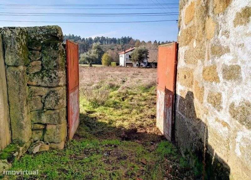 Terreno e casa rústica - Grande imagem: 5/5