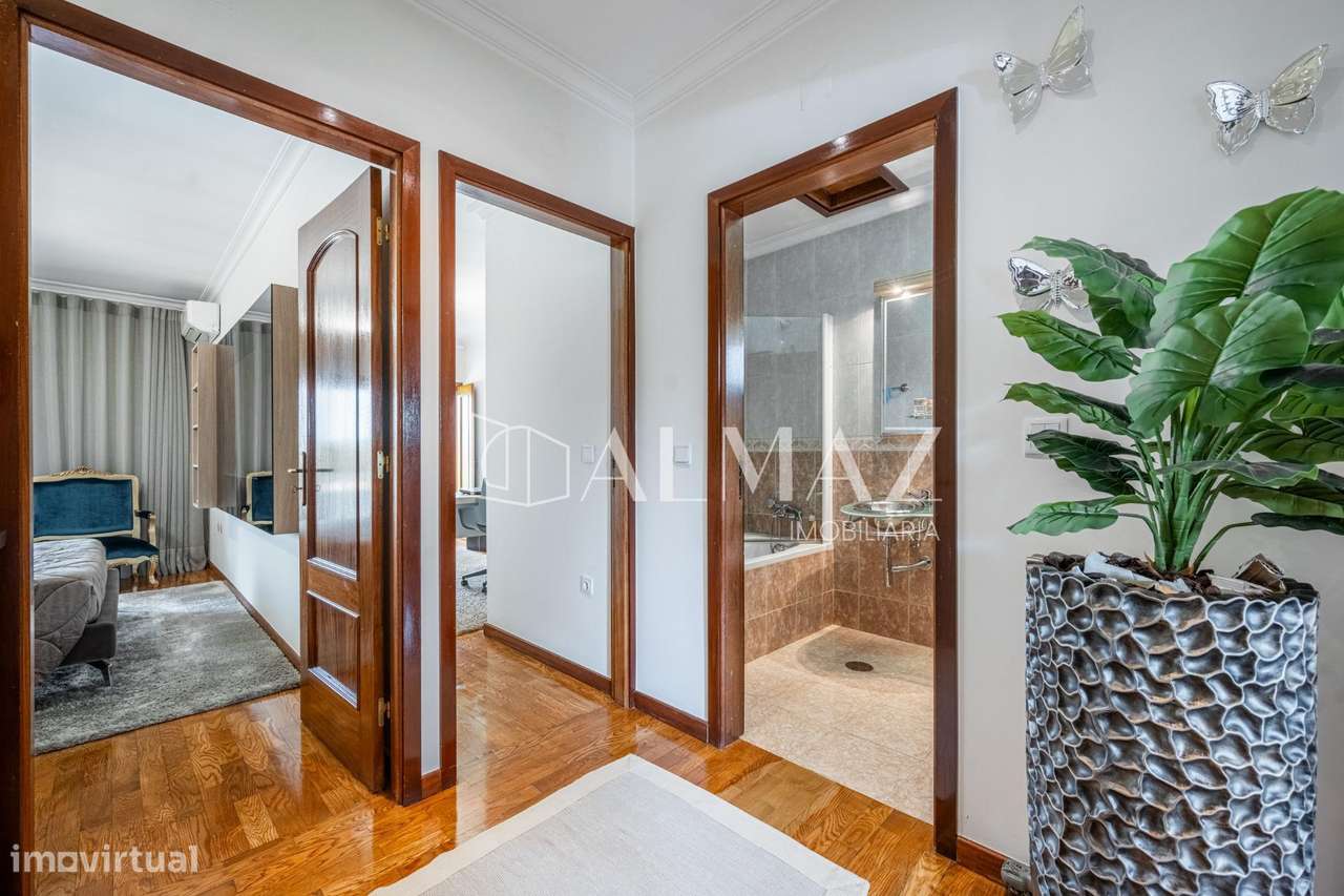 Moradia de Gaveto T3 com Jardim, Churrasqueira e Garagem para 3...-19