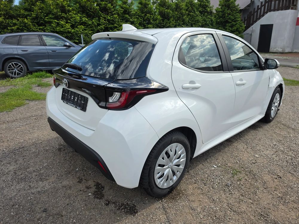 Toyota Yaris IV 1.0 Premium 2022