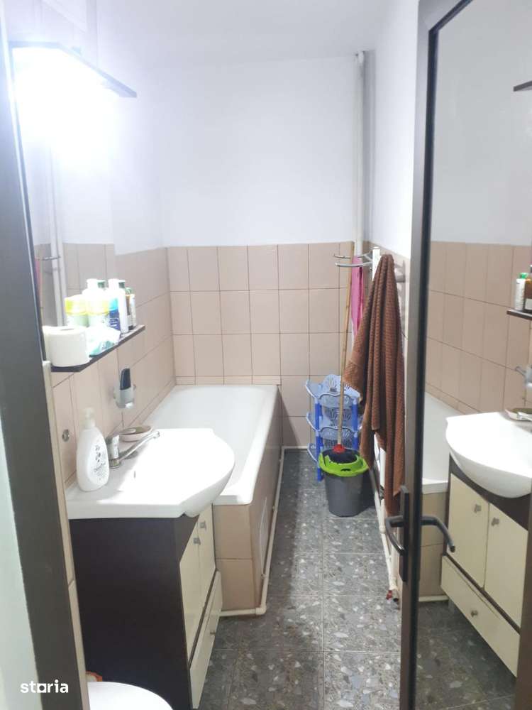 Apartament 2 camere Port et2/4 ,centrala,2 Balcoane 70 000 euro neg-4