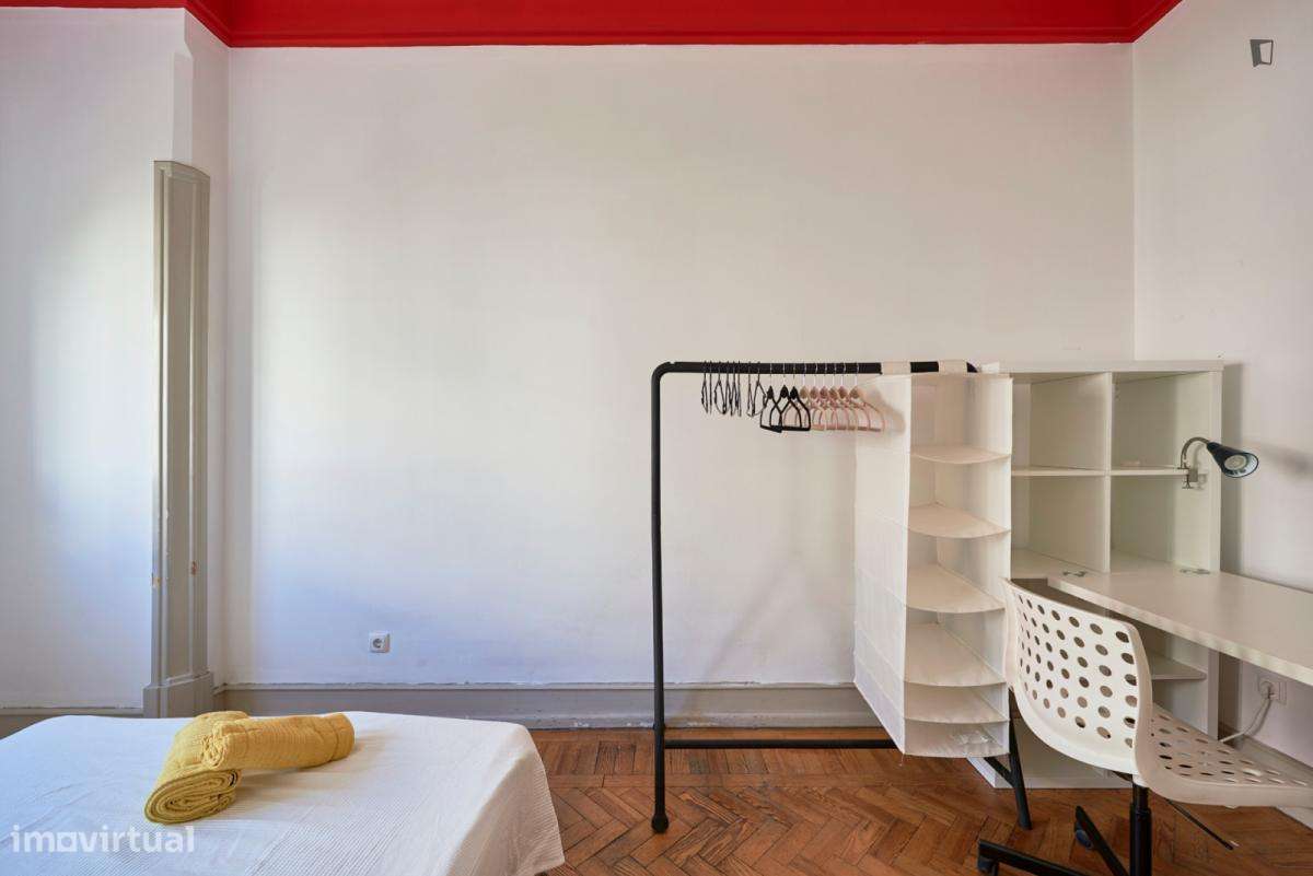 Quarto - localizado em Alameda Lisbon - Grande imagem: 3/9