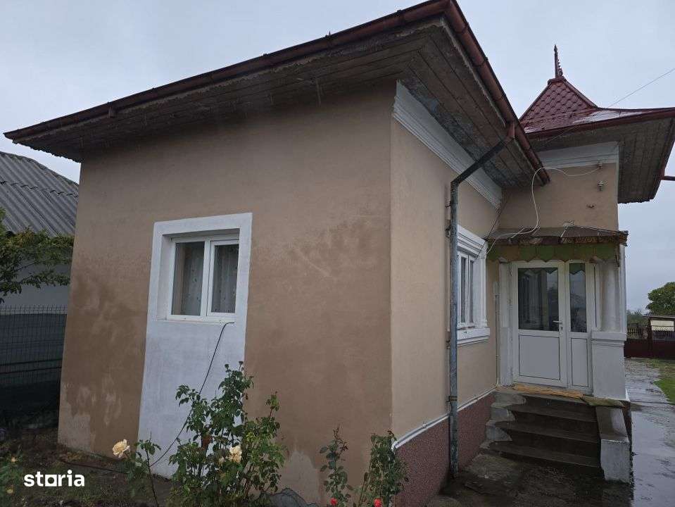 Casa cu Teren intravilan 1500 mp, Centrala termica, Poiana Lacului --2