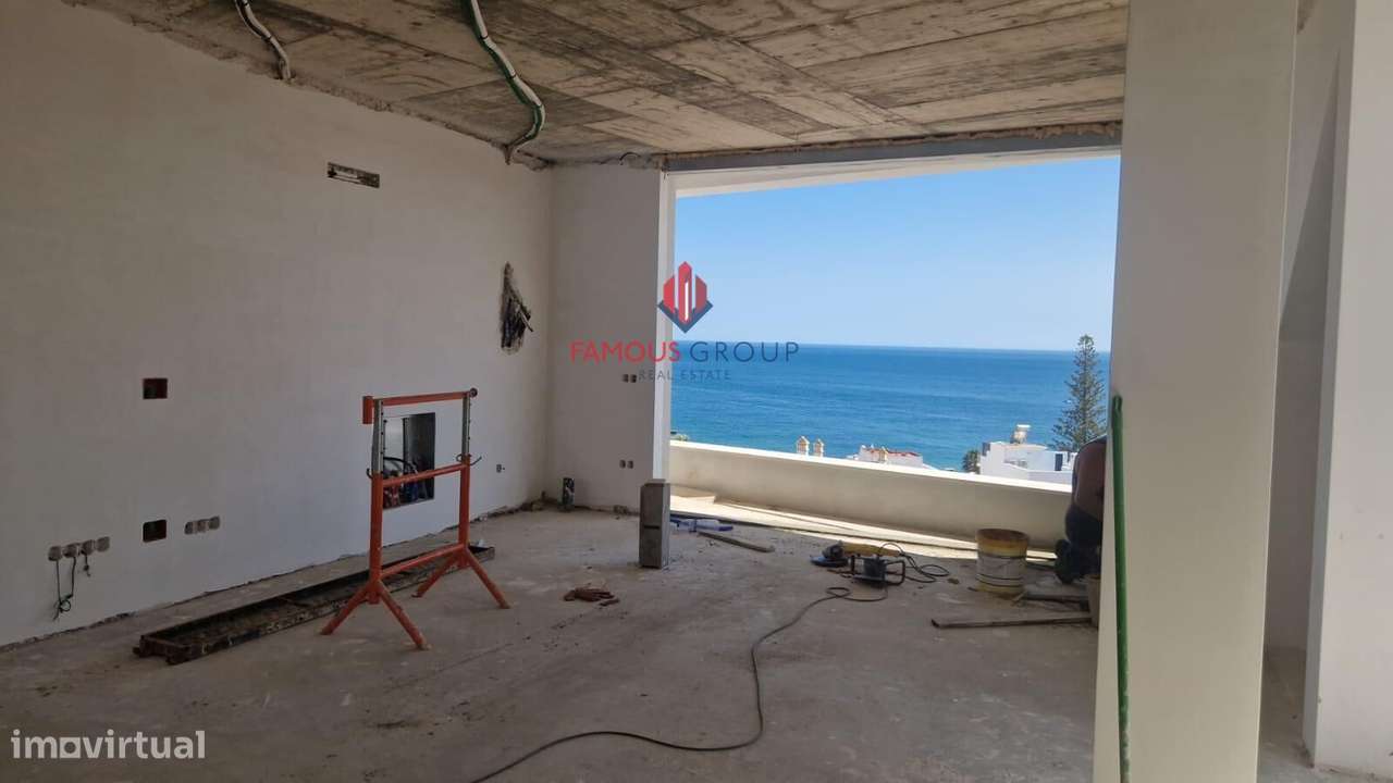 Condomínio fechado praia da Luz com piscina e garagem - Grande imagem: 5/17