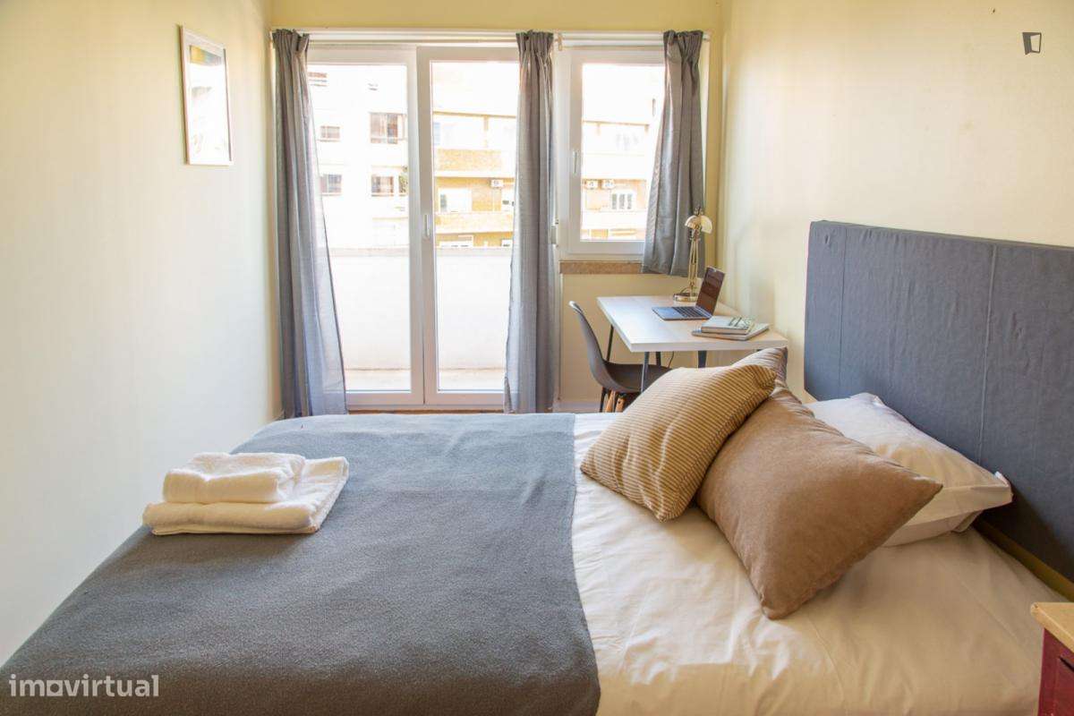 Quarto - localizado em São Sebastião Lisbon - Grande imagem: 2/8