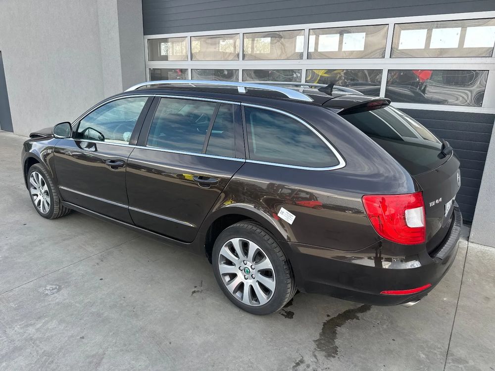 Skoda Superb II (2008-2018) 2.0 TDI 4x4 Ambition DSG 2012