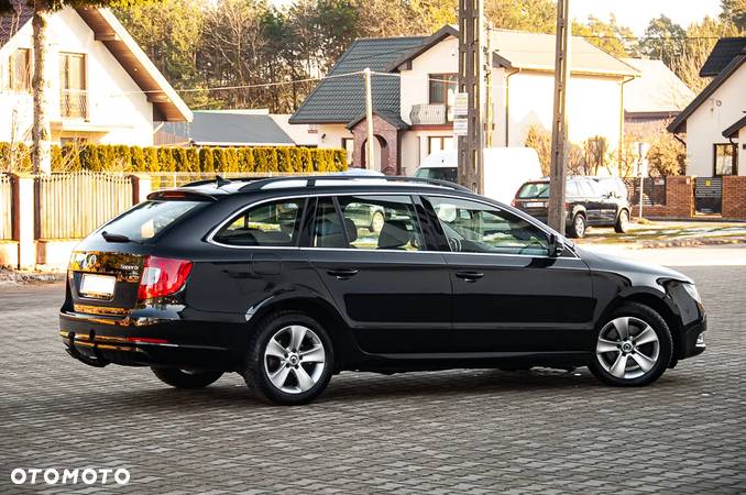 Skoda Superb 2.0 TDI DSG Exclusive - 10