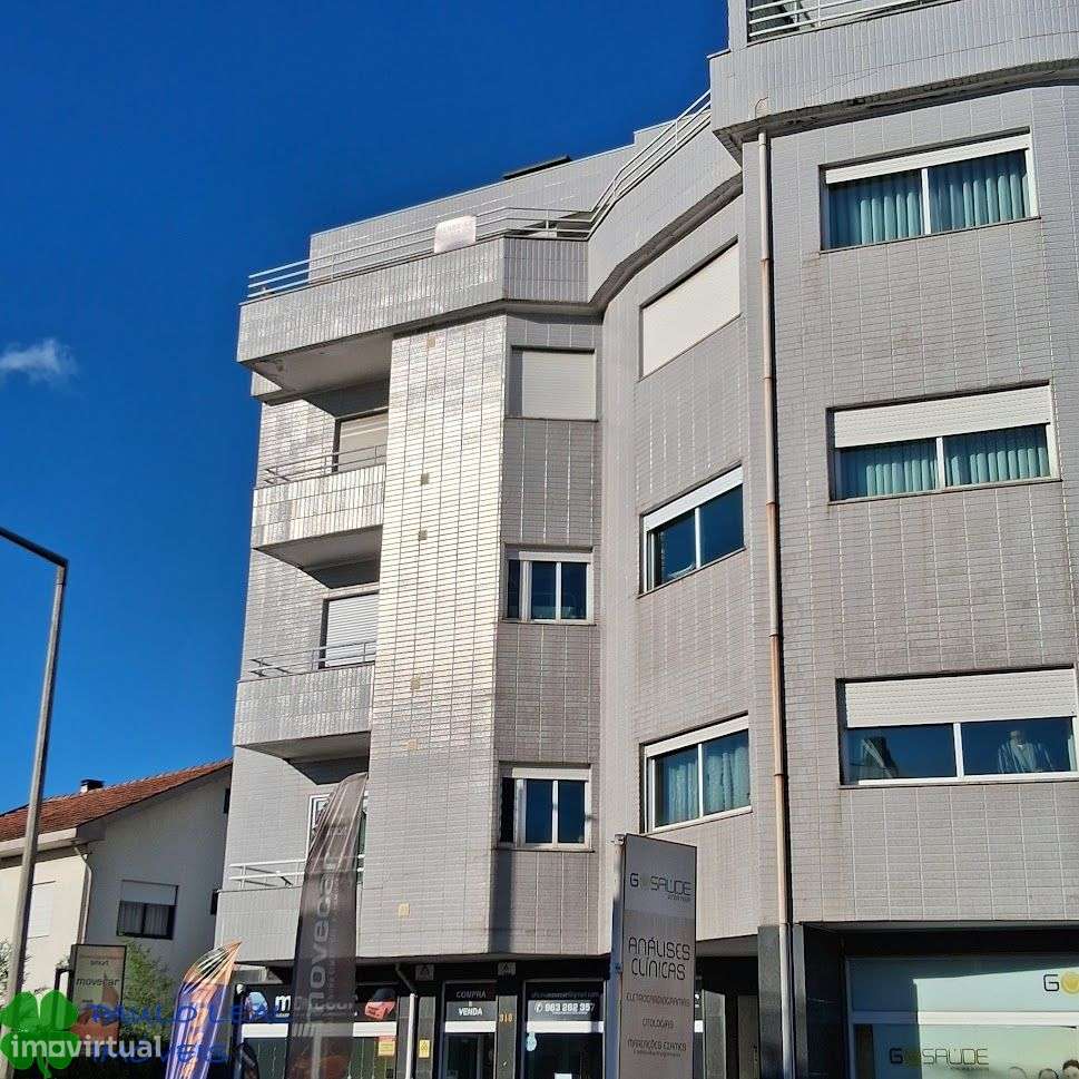 t4 com terraço panorâmico com garagem box dupla e lugar de garagem-9