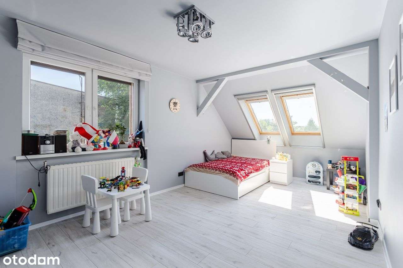 Duży dom z ogromnym ogrodem w pięknej okolicy-16