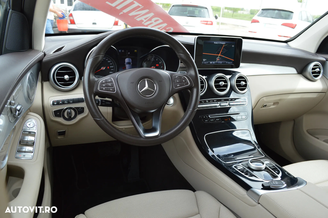 Mercedes-Benz GLC 300 4Matic 9G-TRONIC Exclusive - 22