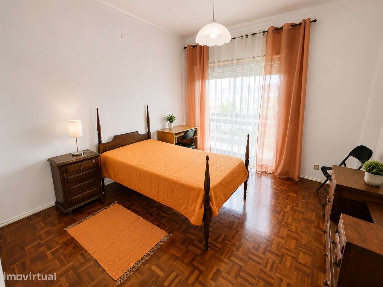 Apartamento T4 com varanda e elevador no centro de Leiria-11
