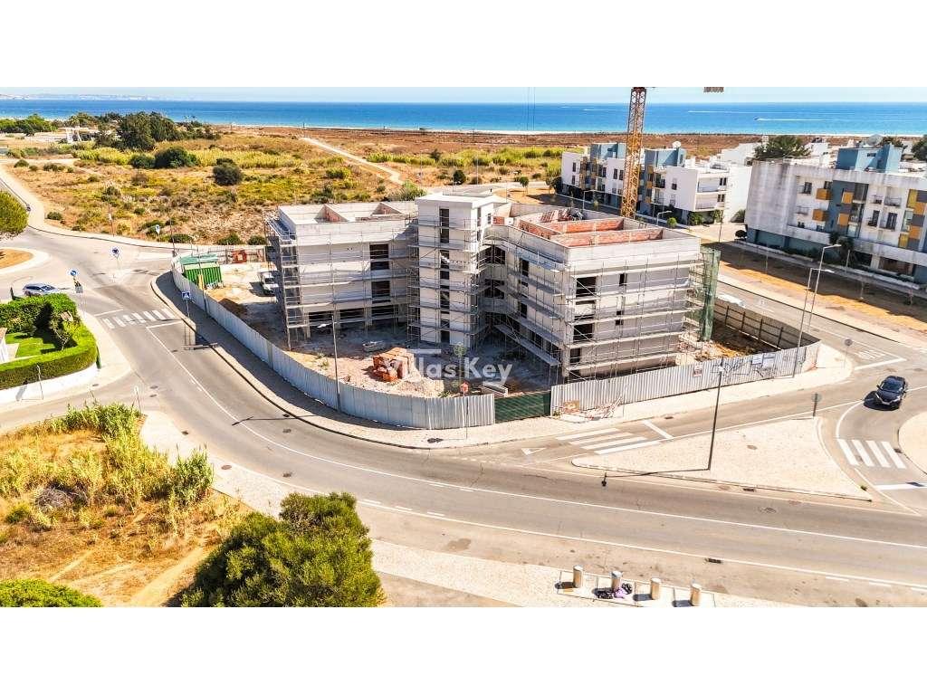 Apartamento T3 com vista mar e piscina para venda junto à praia em ... - Grande imagem: 4/8