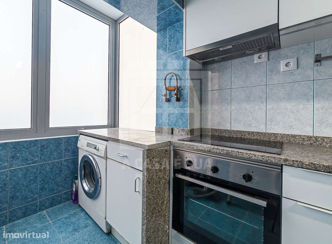 Apartamento T2 renovado em Mafamude no centro de Gaia-0