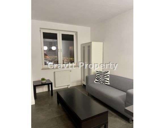 Elegancka kawalerka, 2009, balkon Metro 500m-5