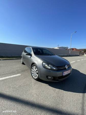 Volkswagen Golf - 6