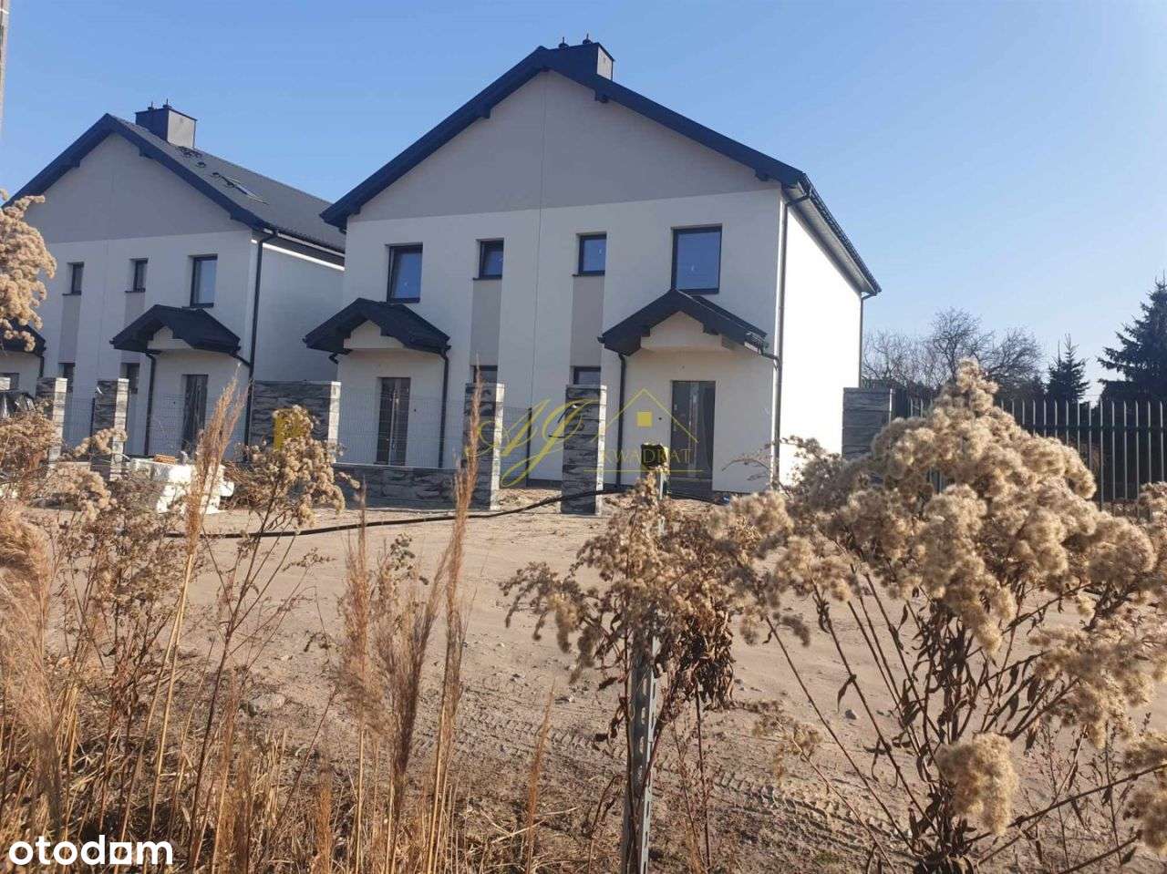 BLIŹNIAK; duża DZIAŁKA; niezależny wjazd; OGRÓDEK-2