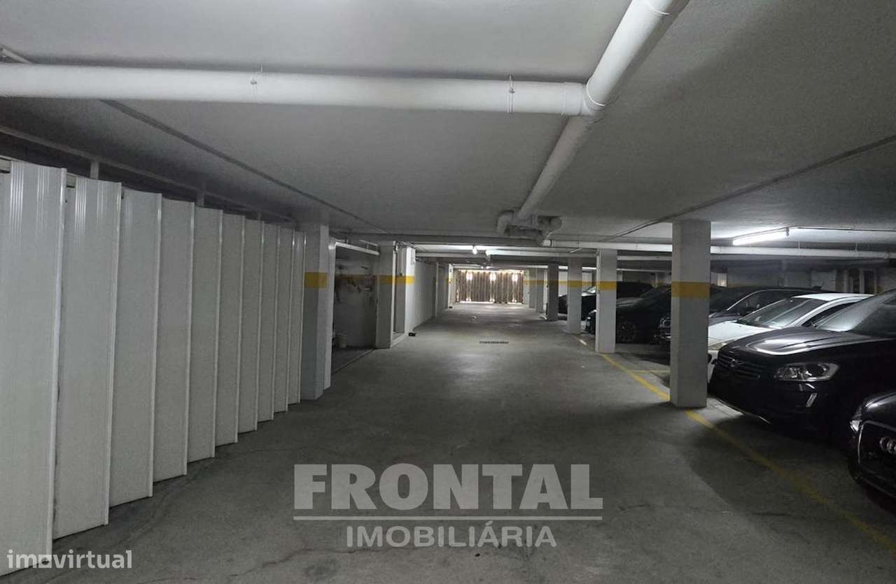 T3 Duplex em Condomínio Fechado com Piscina | Lavra, Matosinhos-32