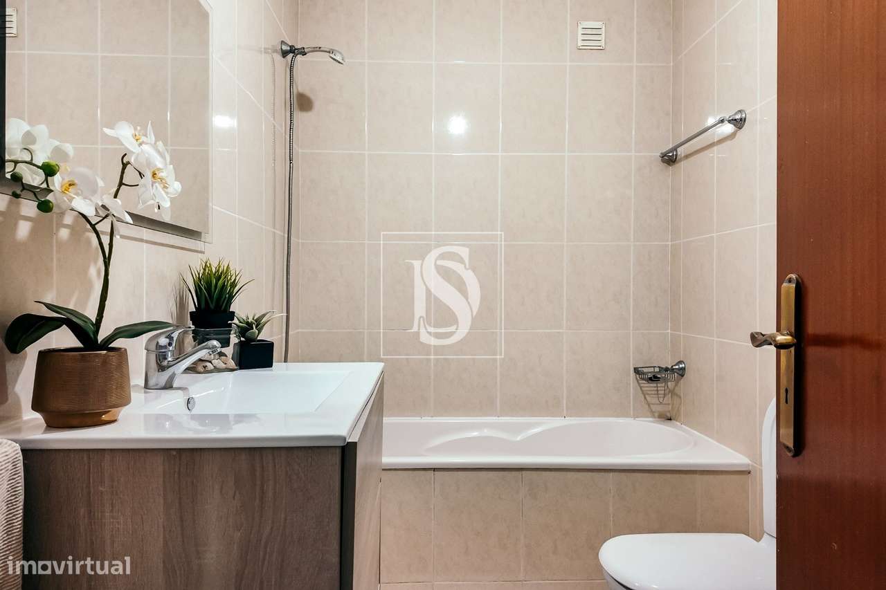 Apartamento T3 no centro de Vila Verde, com garagem fechada e duas fre-13