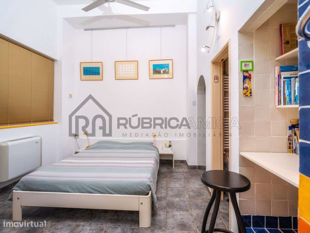 Propriedade Única em Zona Privilegiada com Vista Mar e Piscina - Loulé-30