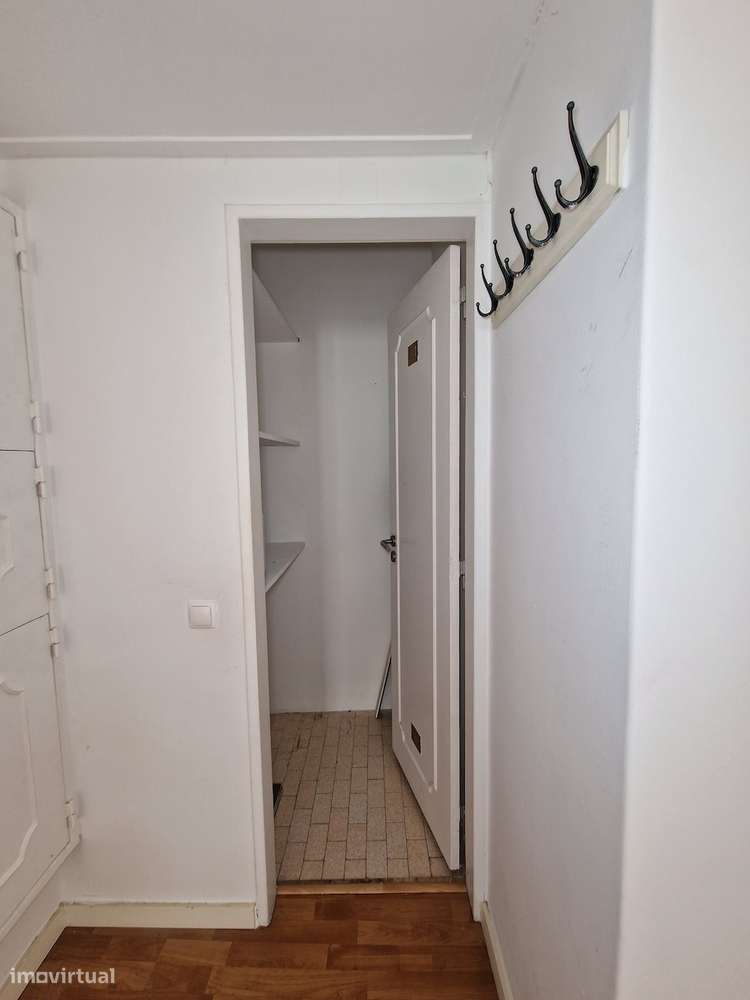 Apartamento T2 em Carnaxide - Centro de Carnaxide-17