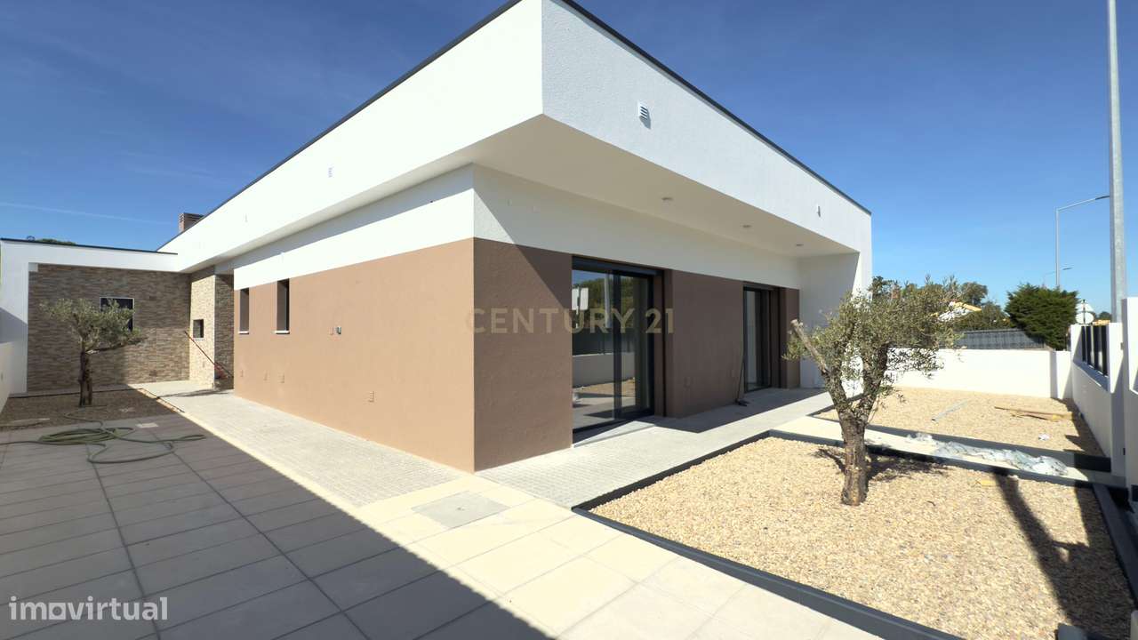 Moradia T4 Isolada com Piscina em Fernão Ferro | 640.000€-4
