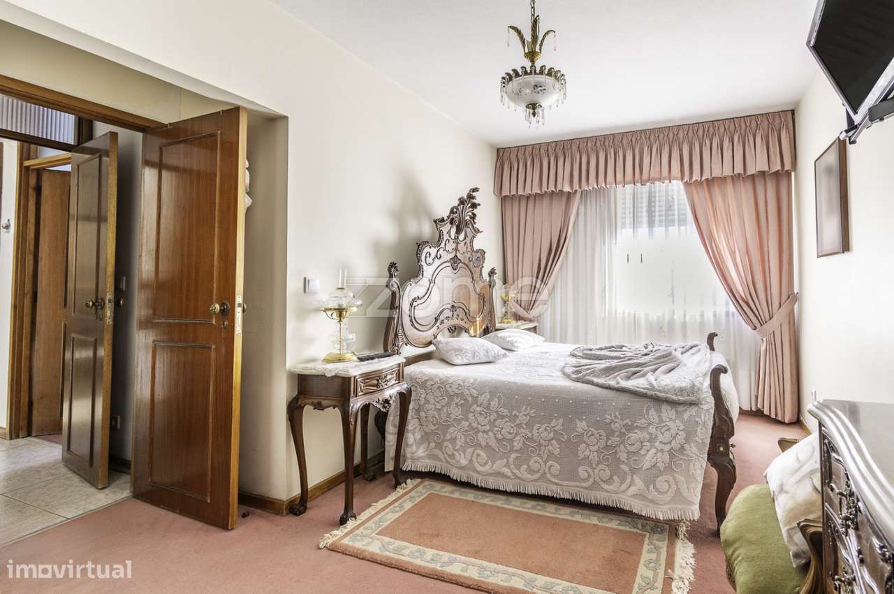 T4 com terraço e Box - Casa da Musica - Grande imagem: 1/36