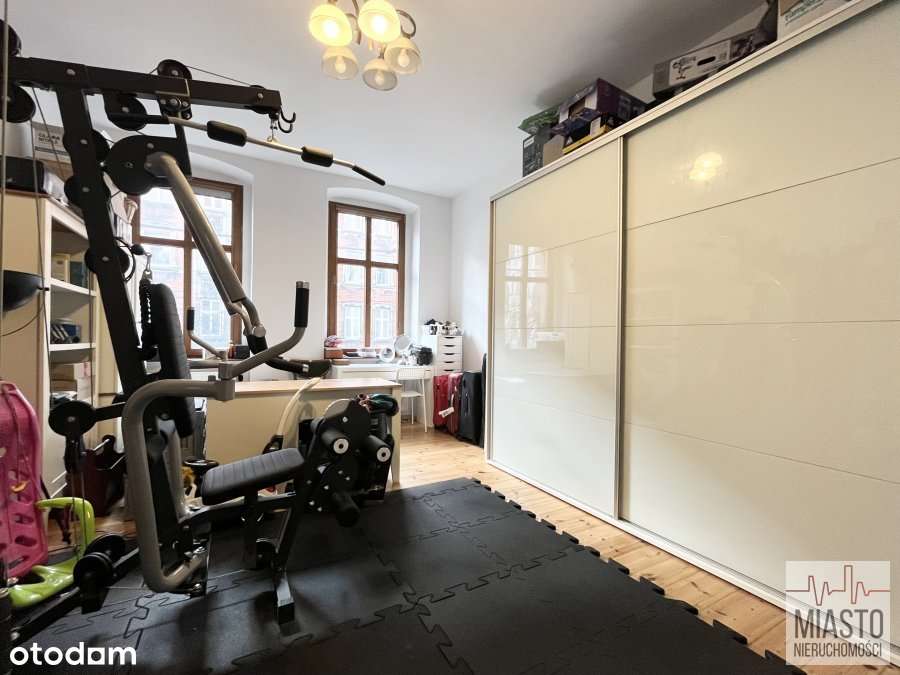 I piętro - 4 pokoje  -2 balkony-7