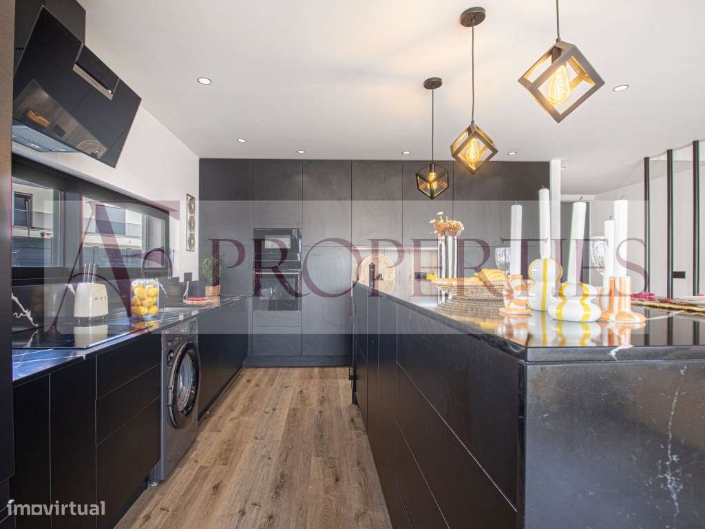 Moradia de luxo isolada com piscina aquecida, jardim e acabamentos ...-7