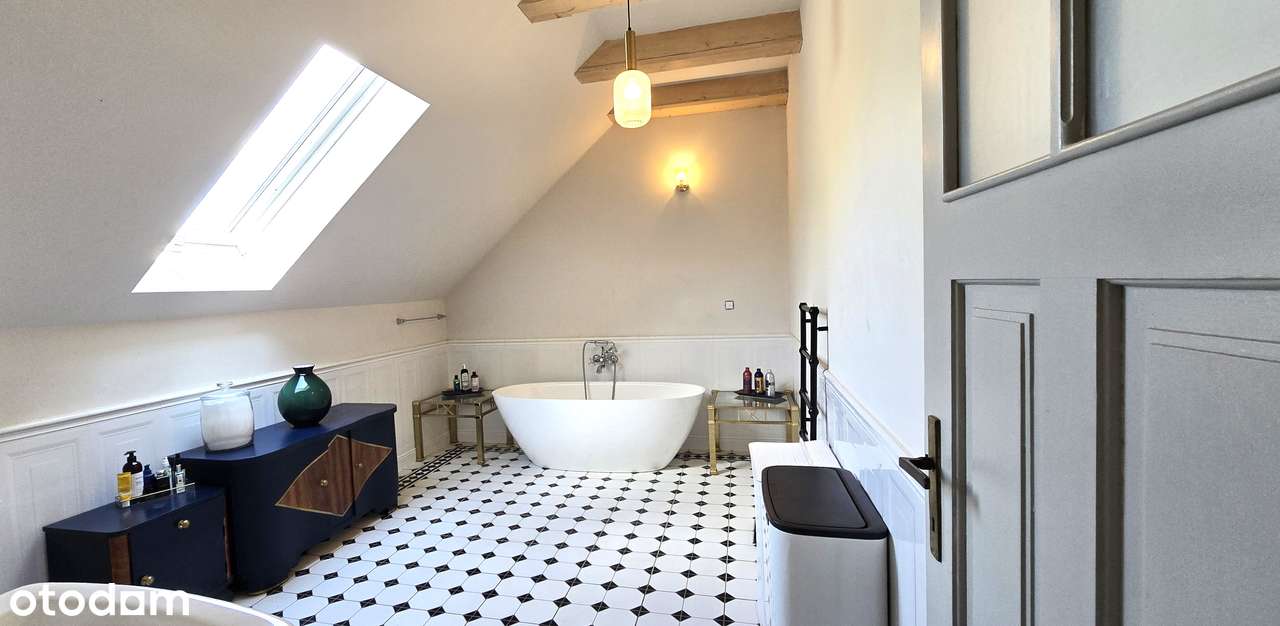 Dom z 3 ha działką na leśnej polanie-5