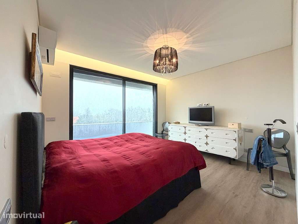 Moradia T4+1 moderna à venda em Picheleiros, Azeitão-23