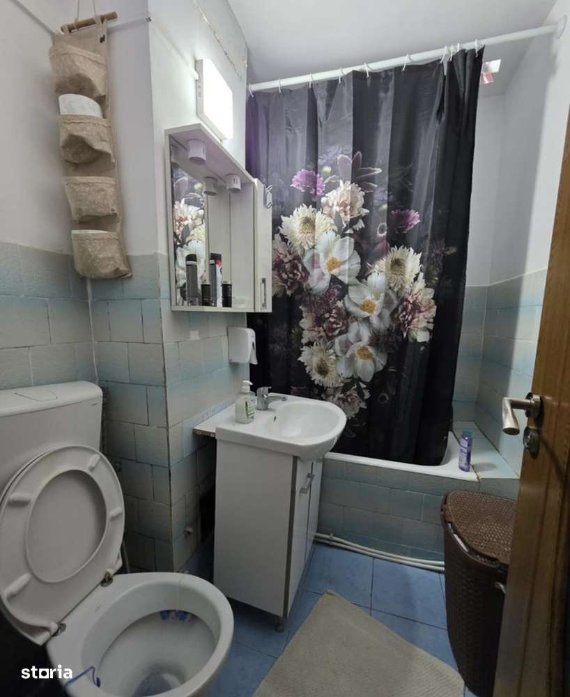 Apartament 3 camere, Roman, NT, zona Favorit - Imagine principală: 5/5