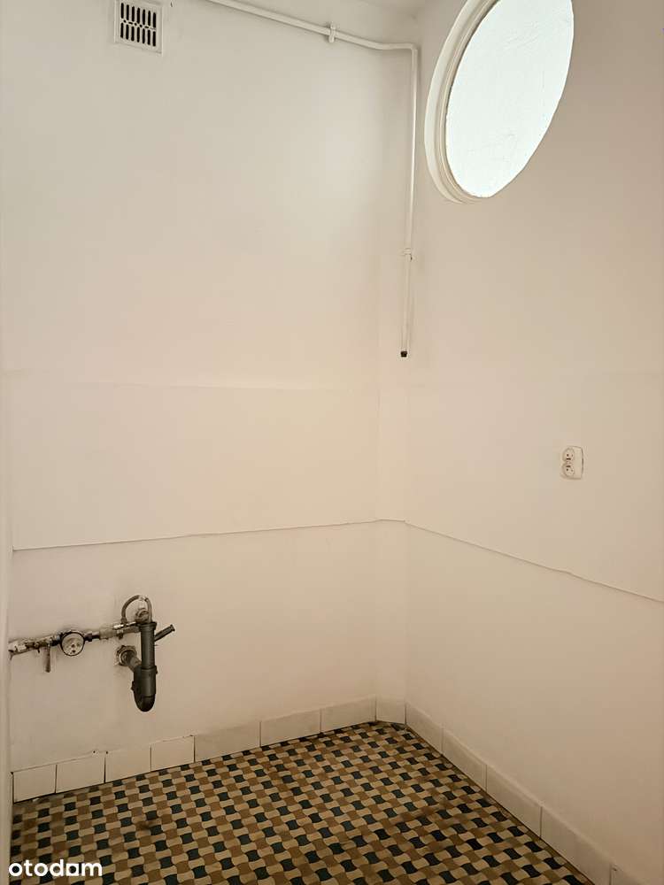 Okazja inwestycyjna:Kawalerka z osobną sypialnią i BALKONEM# KAMIENICA-11