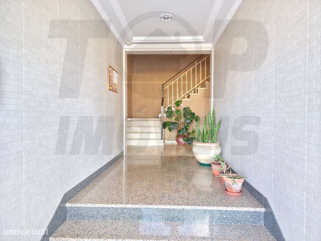 Apartamento T3 com Parqueamento - Urb. das Oliveirinhas - Samora Co...-24