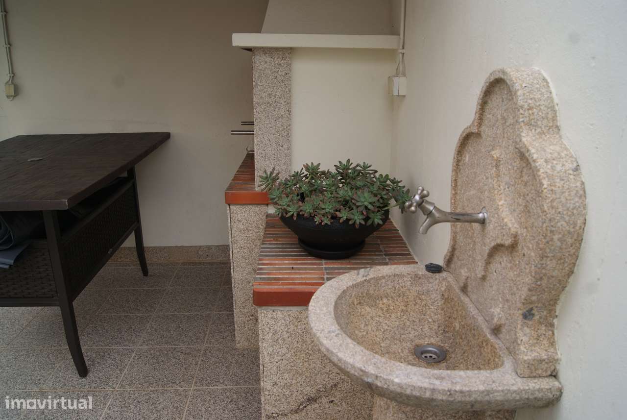MORADIA INDIVIDUAL T3 _ Jardim, Zona Churrasqueira e poço_Cabreiros-14