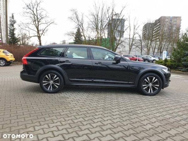 Volvo V90 Cross Country - 7