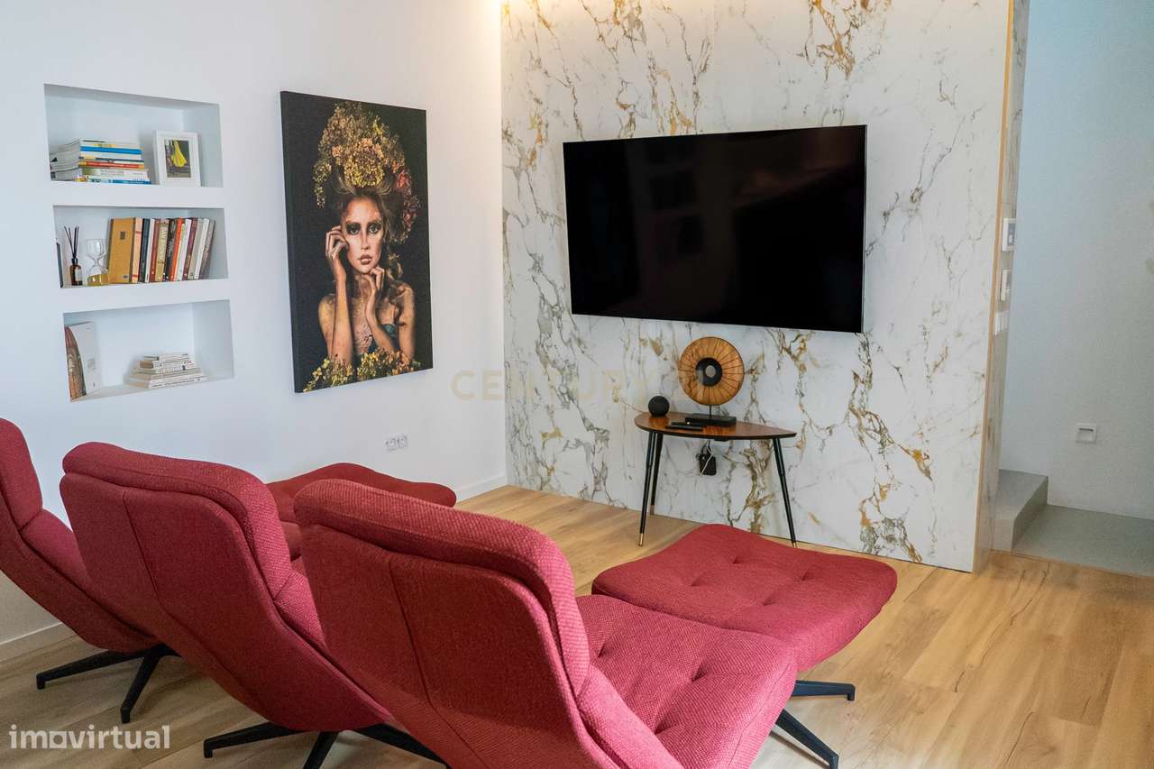 Moradia de 2 Pisos com Terraço e Licença AL. - Grande imagem: 5/38