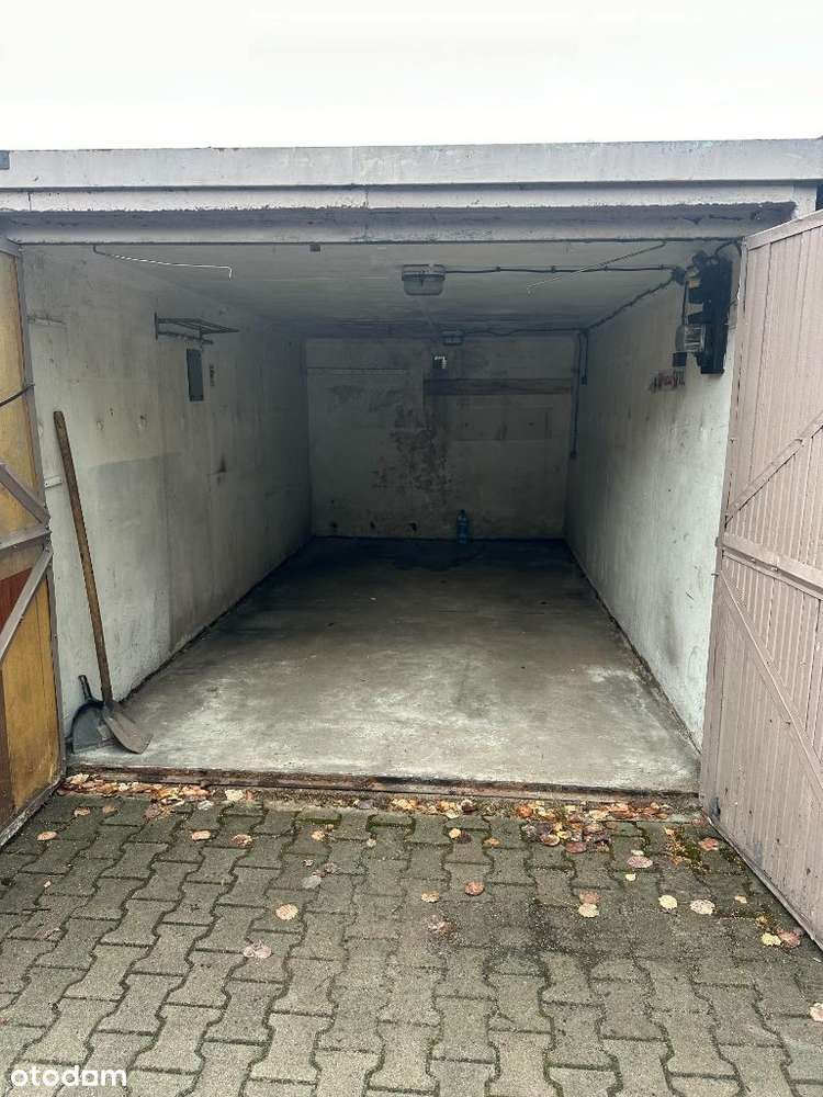 Katowice Tysiąclecie-garaż "Karlik"-1