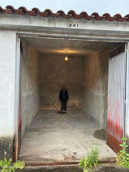 Garagem coberta em recinto fechado vende-se - Grande imagem: 5/10