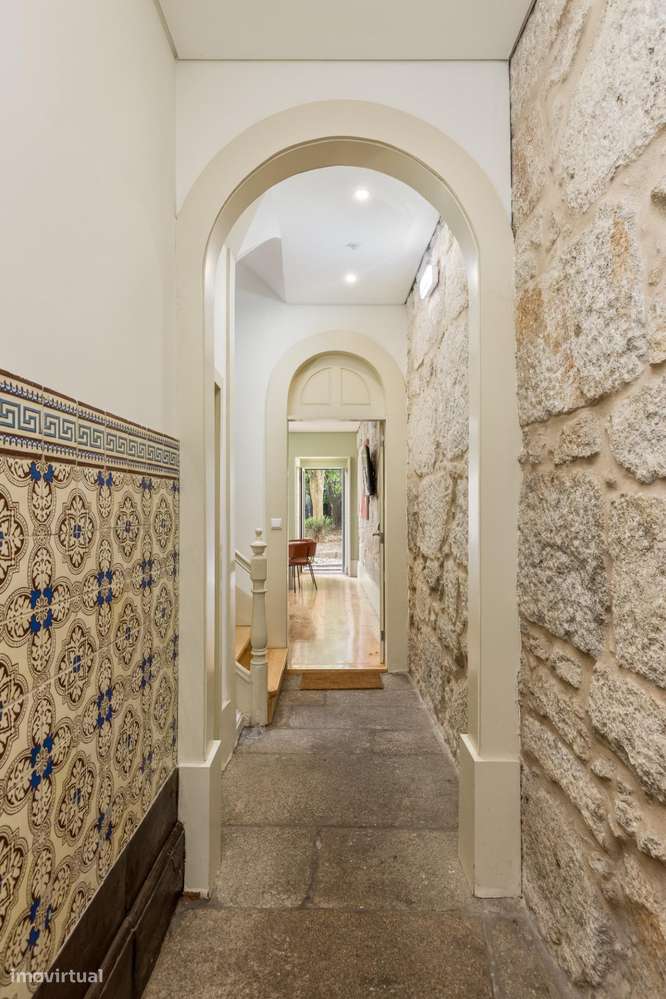 Apartamento T1 com jardim privado, na Rua Bonjardim-15