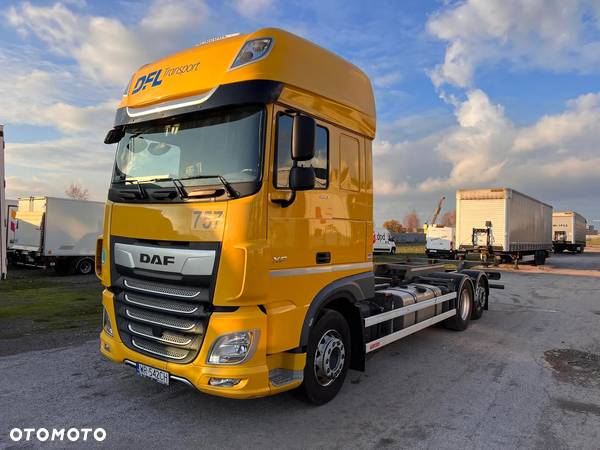 DAF XF 480 FAR 6x2 Super Space Cab z zabudowa BDF - 1