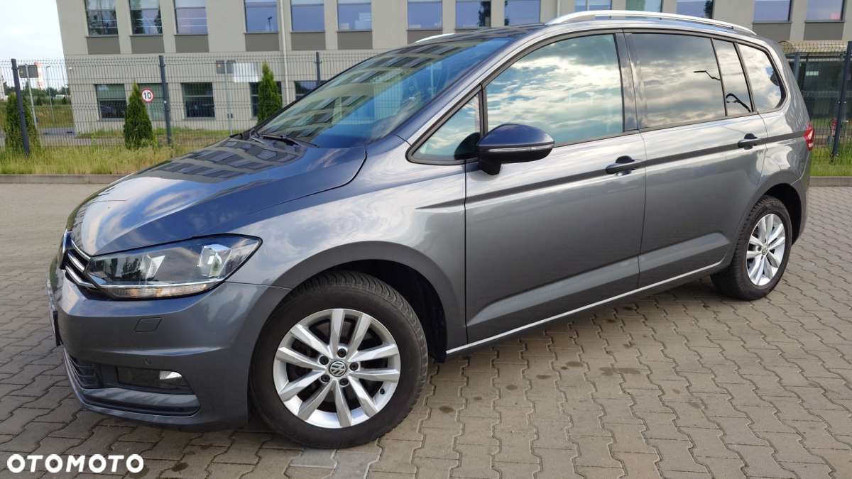 Volkswagen Touran - 1