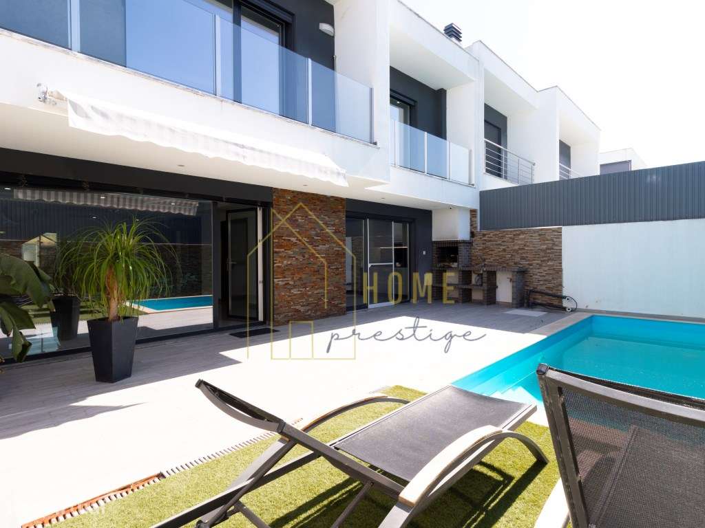 Moradia T4 com Piscina na Marisol - Conforto, Lazer e Proximidade d... - Grande imagem: 4/38