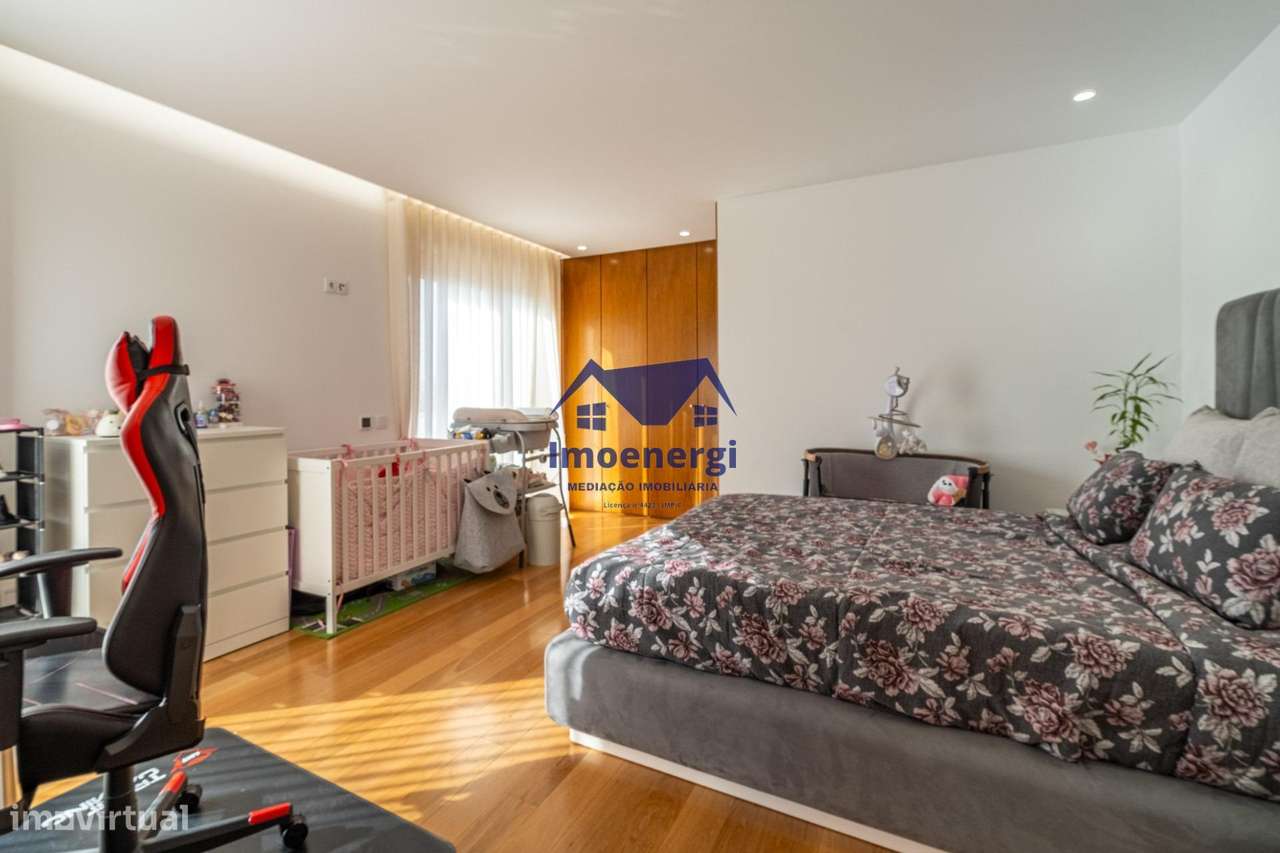 Excelente Moradia T4 de Luxo – 4 Frentes - Argivai-17