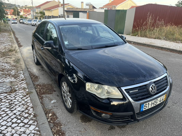 VW Passat 2.0 TDI DPF BlueMotion Comfortline - 2