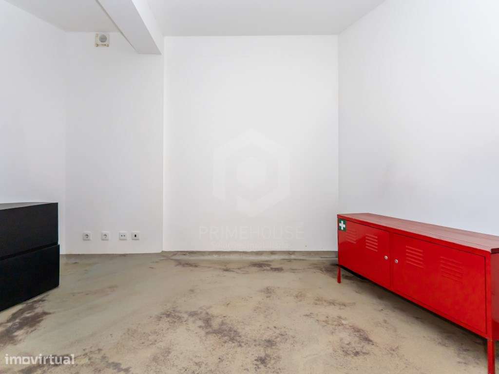 Predio no centro historico do seixal-39