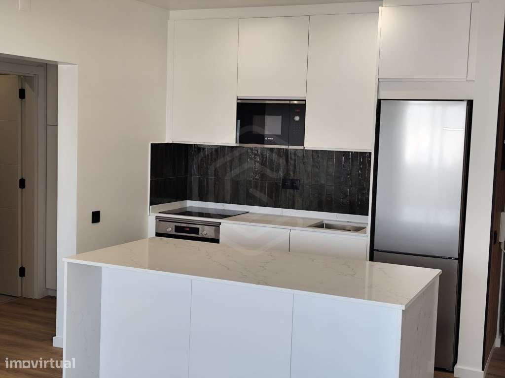 Apartamento T1 totalmente renovado, a 80 metros da Praia de Quartei... - Grande imagem: 4/12